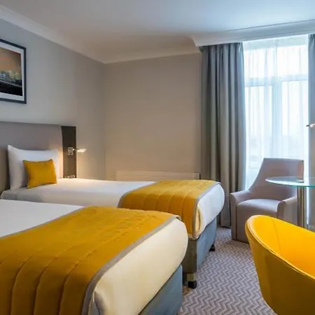 Szálloda Maldron Pearse Street 4*