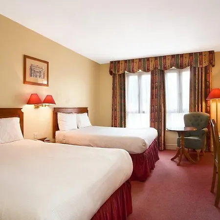 Szálloda Maldron Pearse Street 4*