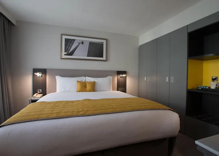 Maldron Pearse Street 4* Дублин