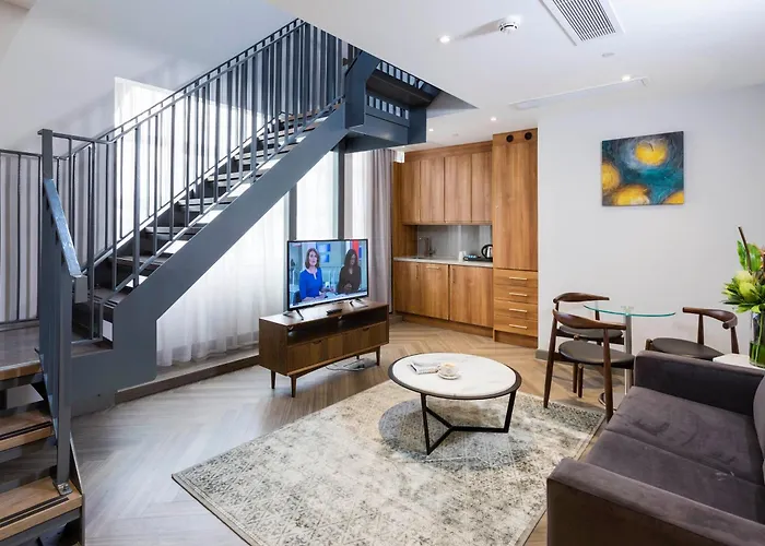 Отель Maldron Pearse Street 4*