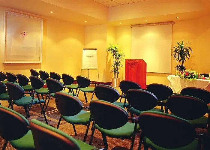 Hotel Maldron Pearse Street 4*