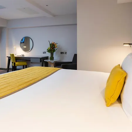 Hotel Maldron Pearse Street 4*