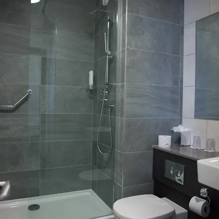 Maldron Pearse Street 4* דבלין