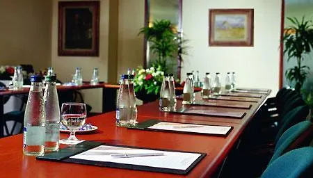 Maldron Pearse Street מלון דבלין