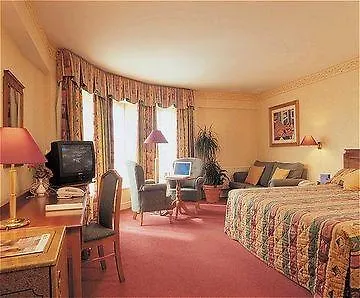 Maldron Pearse Street Отель Дублин