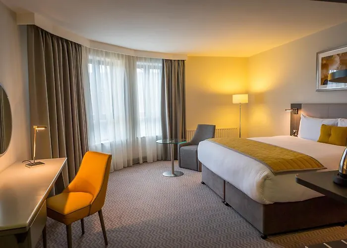 Отель Maldron Pearse Street 4*