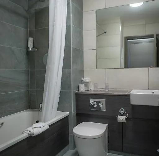 Maldron Pearse Street Отель