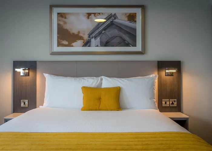 Отель Maldron Pearse Street