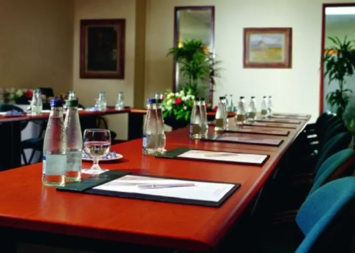 Отель Maldron Pearse Street Дублин