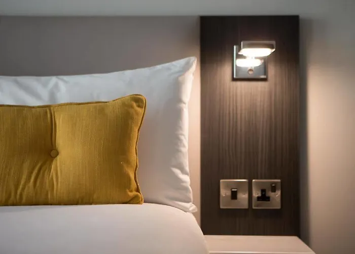 Maldron Pearse Street Отель