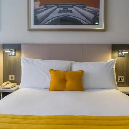 Maldron Pearse Street 4*