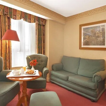 Maldron Pearse Street 4*