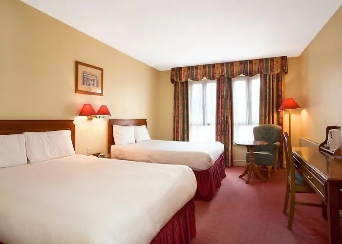 酒店 Maldron Pearse Street 4*